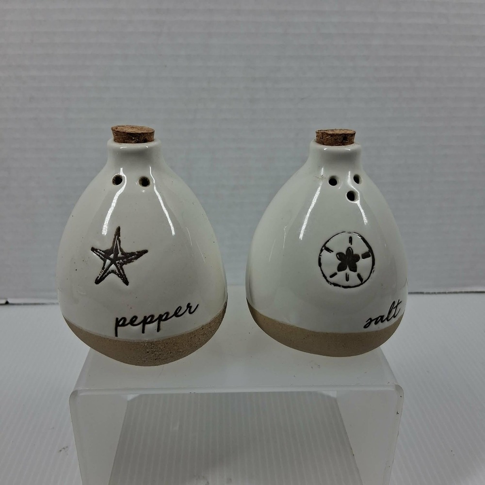 Mud Pie Ceramic Coastal Salt and Pepper Shaker Set Starfish Sand Dollar White